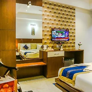 Hotel Taj Heights ***