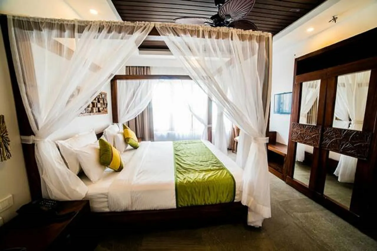 Elixir Hills Suites Resort And Spa Munnar 5*,